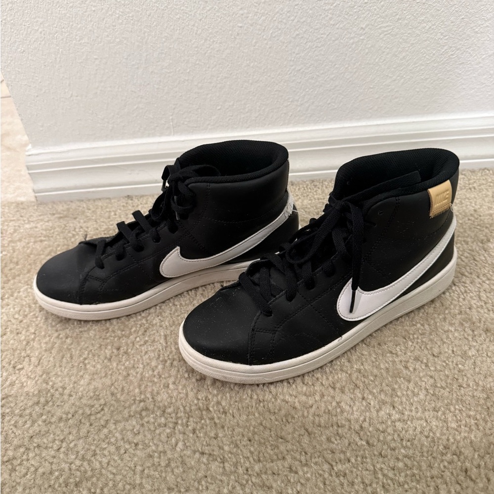 Nike Black and White Women's Shoes